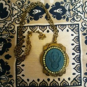 ✨Price Drop✨Vera Wang Jackalope Necklace